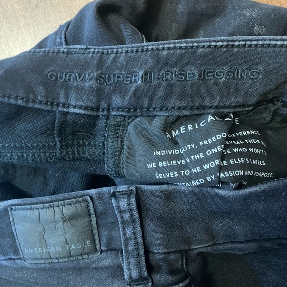 American Eagle Ripped Curvy Jeans - Picture 8 of 14
